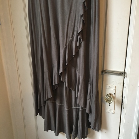 AIME Waterfall Ruffle Skirt - Picture 3 of 8